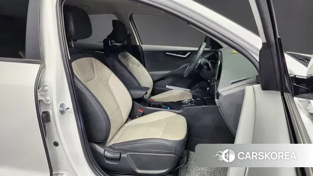 Kia Di Ol Nu Niro 2023 Белый из Кореи, фото 2