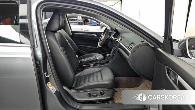 Volkswagen The New Passat 2018 Серый из Кореи, фото 2