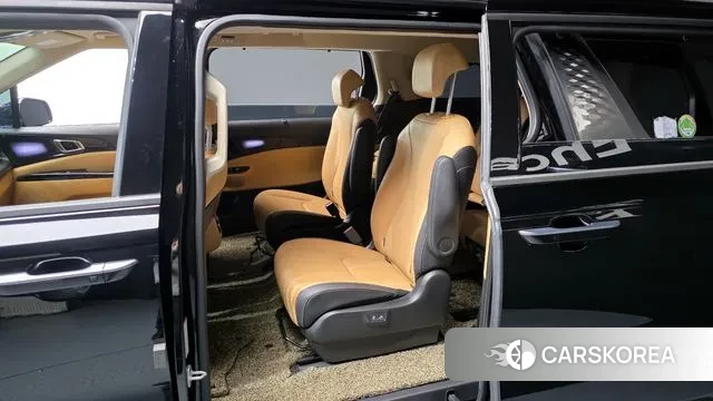 Kia Carnival 4th generation 2023 Черный из Кореи, фото 2