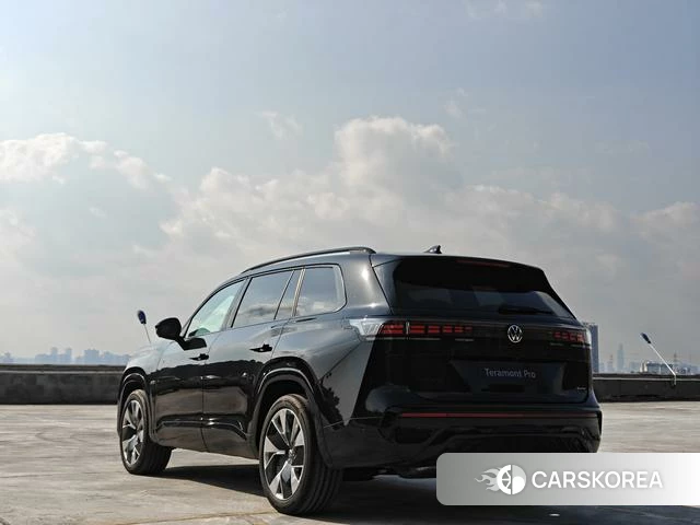 Volkswagen Tourang 2026 Черный из Китая, фото 2