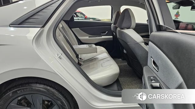 Hyundai Avante (CN7) 2020 Серебристо-серый из Кореи, фото 2