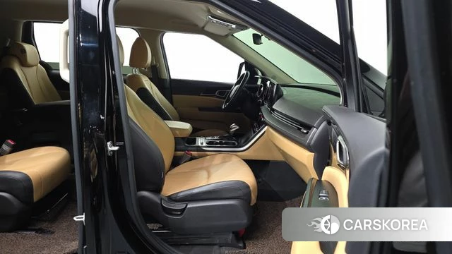 Kia Carnival 4th generation 2022 Черный из Кореи, фото 2