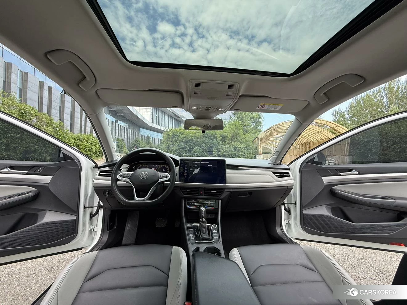 Volkswagen Bora 2022 Белый из Китая, фото 2