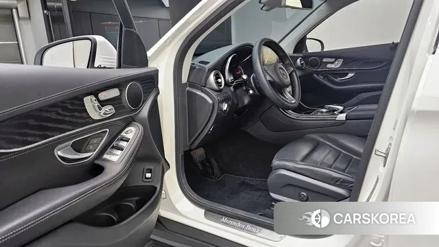 Mercedes-Benz GLC-Class X253 2018 Белый из Кореи, фото 2