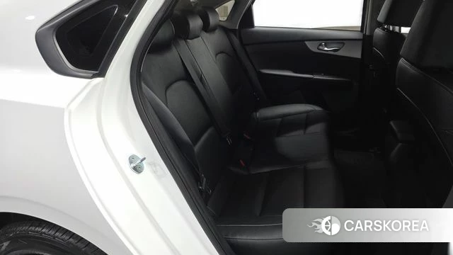 Kia The New K3 2nd generation 2022 Белый из Кореи, фото 2