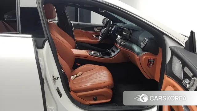 Mercedes-Benz CLS-Class C257 2023 Белый из Кореи, фото 2