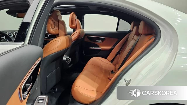 Mercedes-Benz C-Class W206 2023 Белый из Кореи, фото 2
