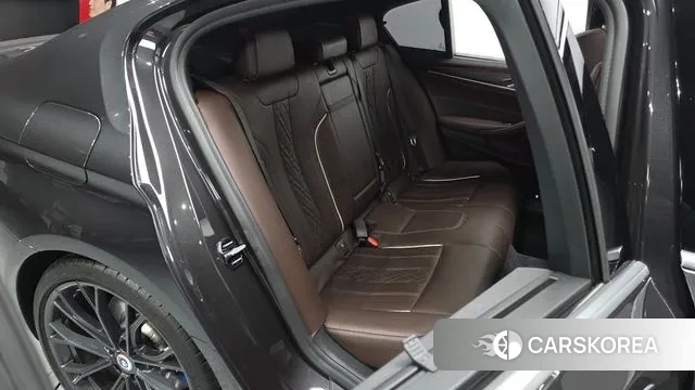 BMW 5 Series (G30) id 3718102 из Кореи 2