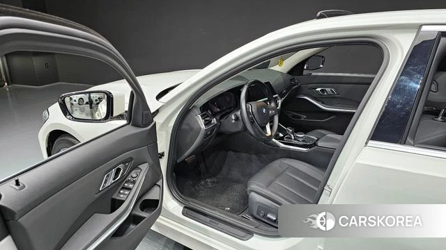 BMW 3 Series (G20) 2019 Белый из Кореи, фото 2