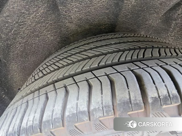 Cadillac Escalade 5th Generation 2023 Белый из Кореи, фото 2