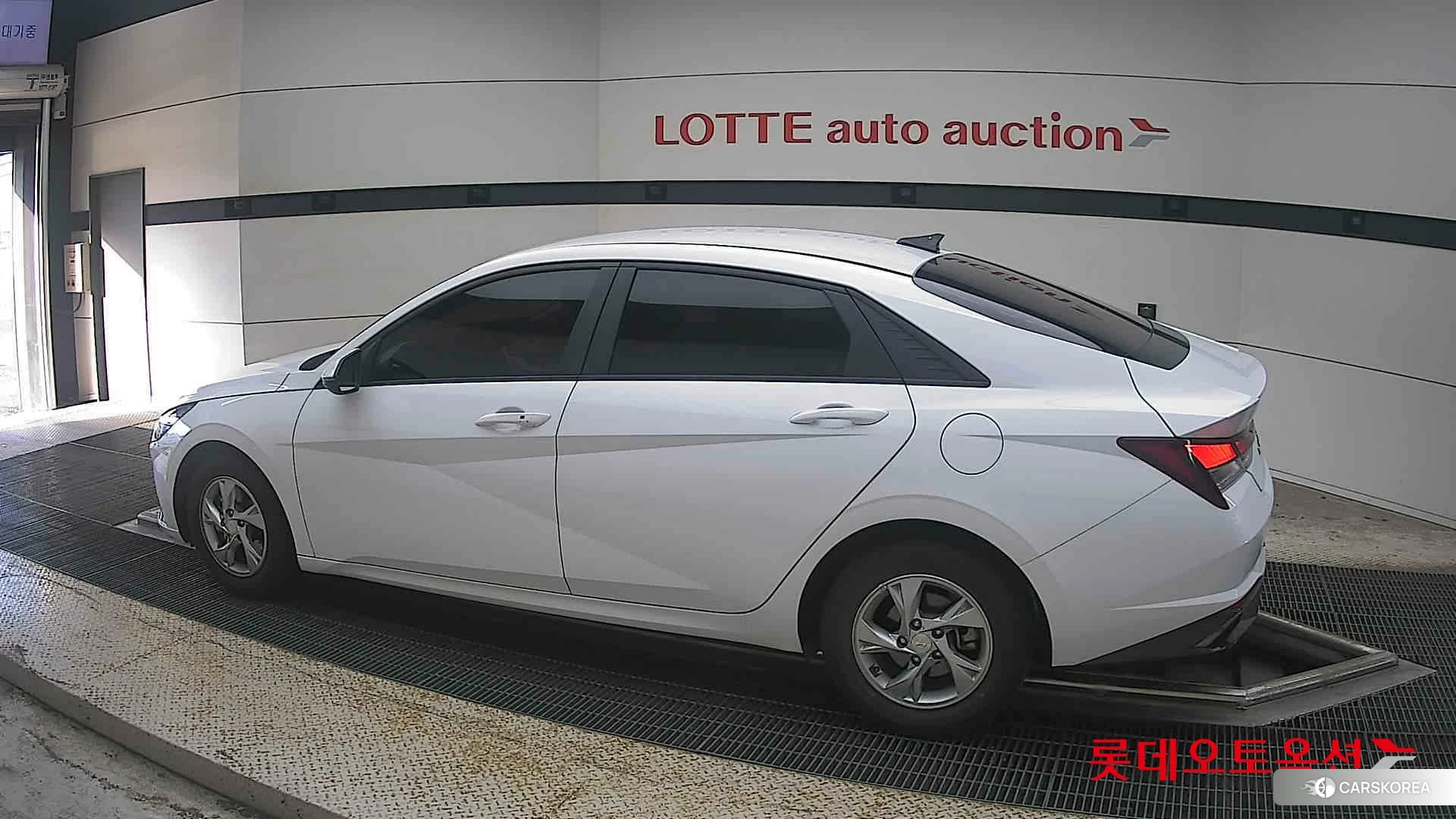 Hyundai Avante 2021 Polar White из Кореи, фото 2