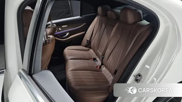 Mercedes-Benz E-Class W213 2022 Белый из Кореи, фото 2