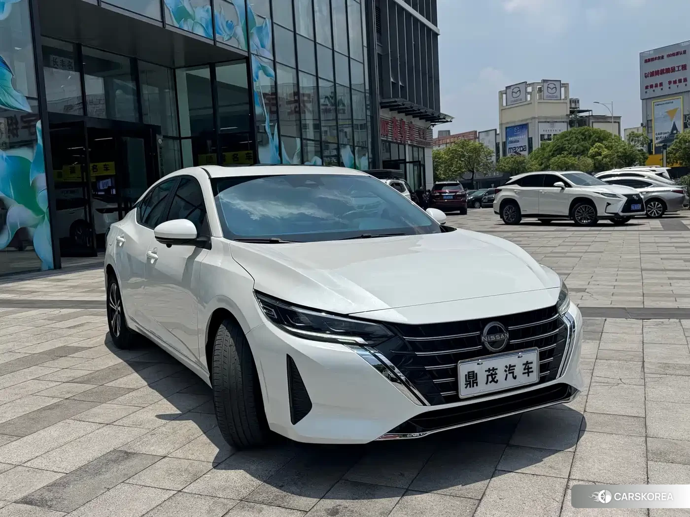 Nissan Sylphy 2023 Белый из Китая, фото 2