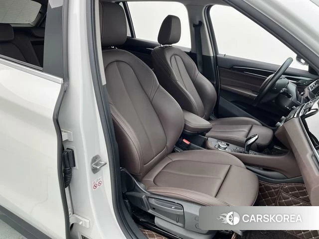 BMW X1 2021 Белый из Китая, фото 2