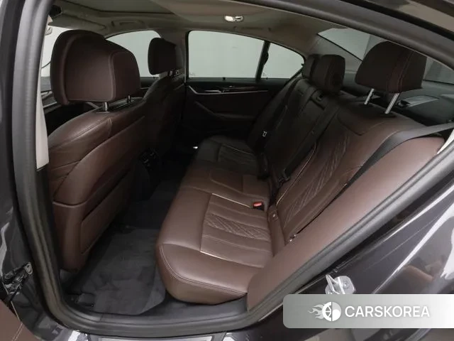 BMW 5 Series (G30) 2022 Серый из Кореи, фото 2