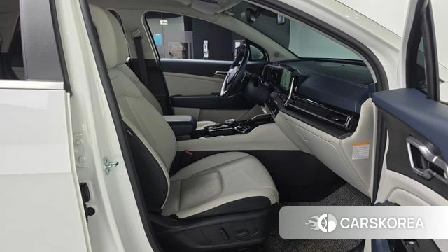 Kia Sportage 5th Generation Hybrid 2022 Белый из Кореи, фото 2