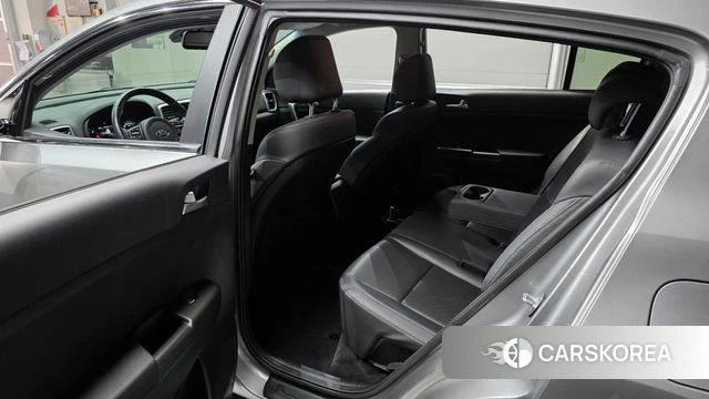 Kia Sportage The Bold 2021 Серебристо-серый из Кореи, фото 2
