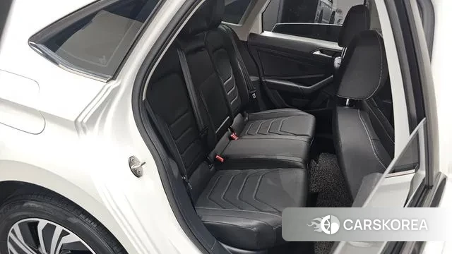 Volkswagen 7th Generation of Jetta 2021 Белый из Кореи, фото 2