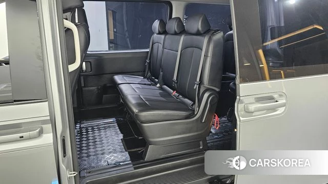 Hyundai Staria 2023 Серебряный из Кореи, фото 2