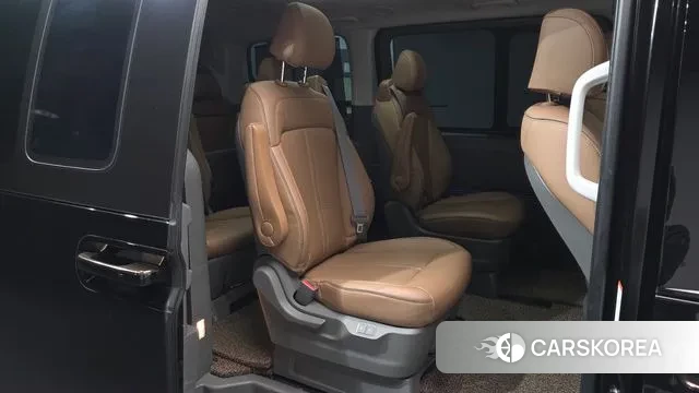 Hyundai Staria 2024 Черный из Кореи, фото 2