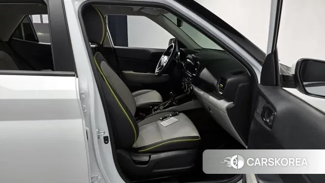 Hyundai Venue 2023 Белый из Кореи, фото 2