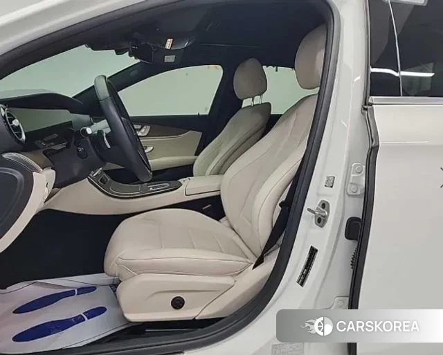 Mercedes-Benz E-Class W213 2021 Белый из Кореи, фото 2