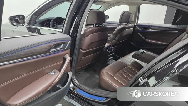 BMW 5 Series (G30) 2020 Черный из Кореи, фото 2