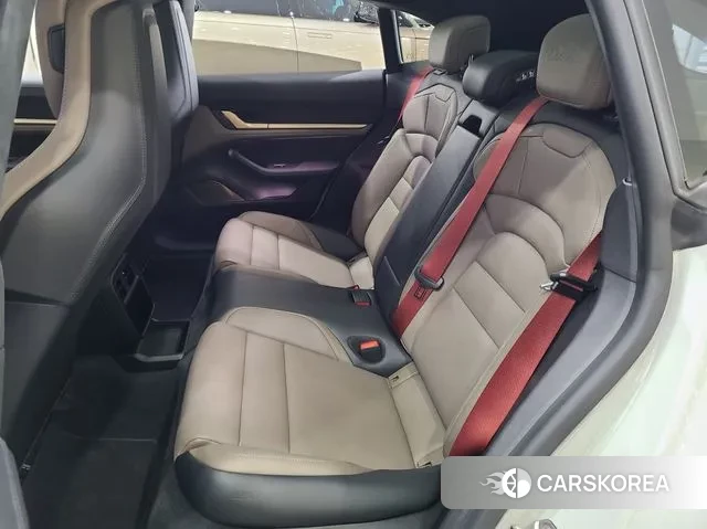 Porsche Taycan 2024 Цвет тростника из Кореи, фото 2