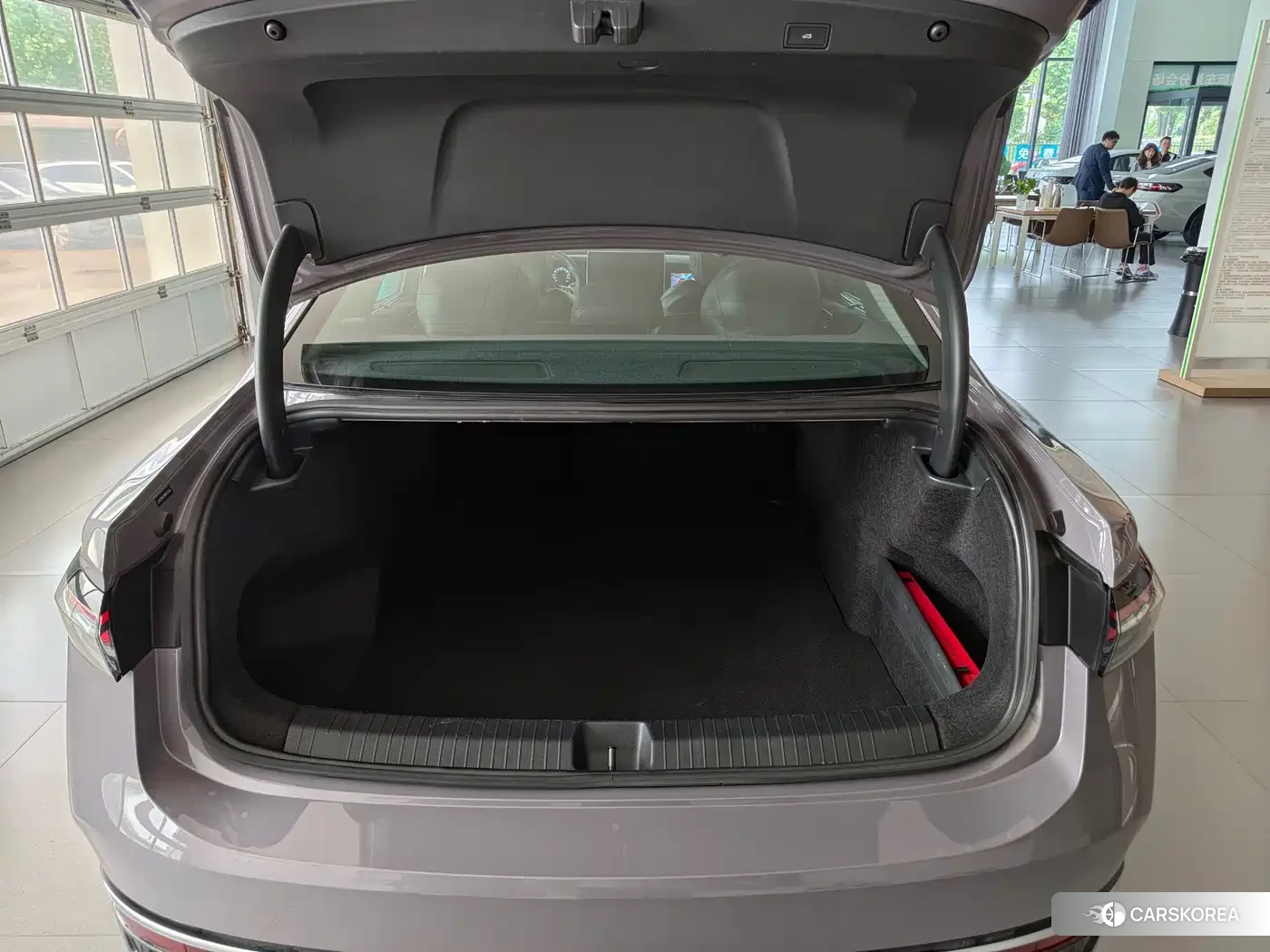 Volkswagen Passat 2024 Silver/gray из Китая, фото 2