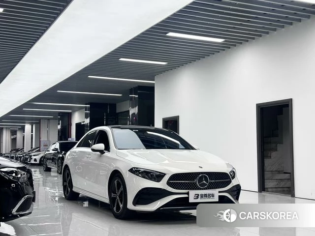 Mercedes-Benz Class A 2024 Белый из Китая, фото 2