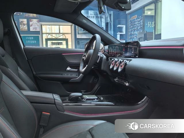 Mercedes-Benz Class A 2023 Белый из Китая, фото 2