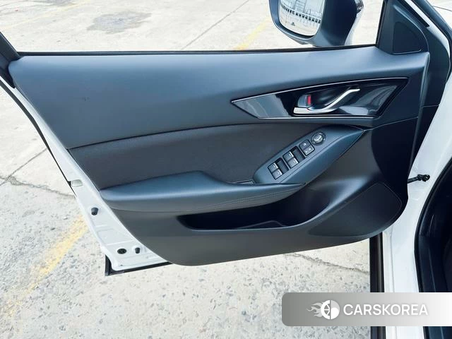 Mazda CX-4 2023 Белый из Китая, фото 2