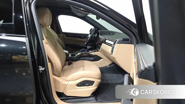 Porsche Cayenne (PO536) 2022 Черный из Кореи, фото 2