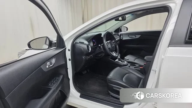 Kia The New K3 2nd generation 2021 Белый из Кореи, фото 2