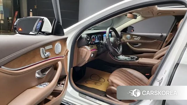 Mercedes-Benz E-Class W213 2020 Белый из Кореи, фото 2