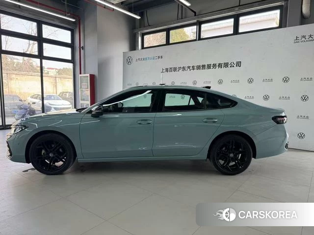 Volkswagen Passat 2024 Зеленый из Китая, фото 2