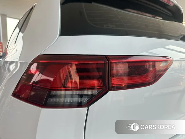 Volkswagen Golf 2021 Белый из Китая, фото 2
