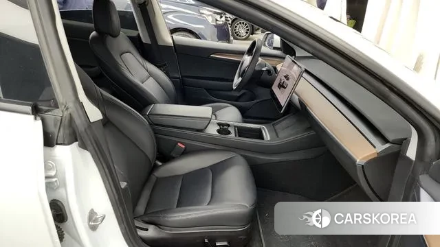 Tesla Model 3 2022 Белый из Кореи, фото 2