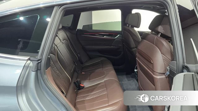 BMW 6 Series GT (G32) 2023 Серебристо-серый из Кореи, фото 2