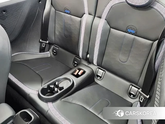 Mini Cooper C Convertible 4th Generation 2025 Красный из Кореи, фото 2