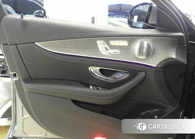 Mercedes-Benz E-Class W213 2020 Серый из Кореи, фото 2