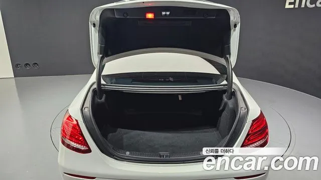 Mercedes-Benz E-Class W213 2018 Белый из Кореи, фото 2