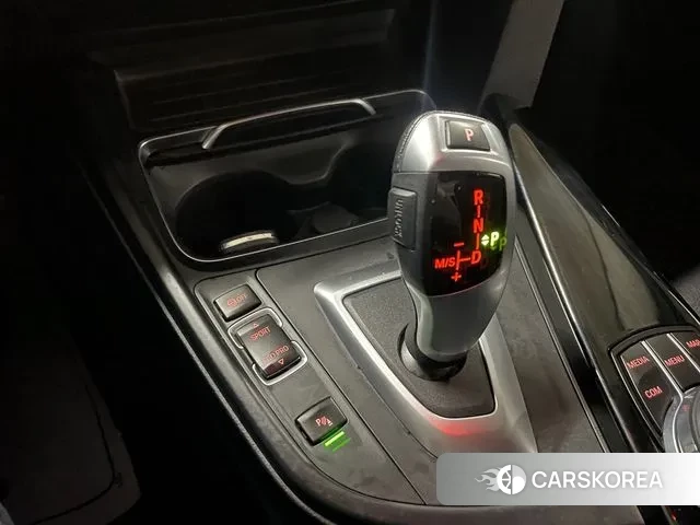 BMW 3 Series (F30) 2018 Белый из Кореи, фото 2