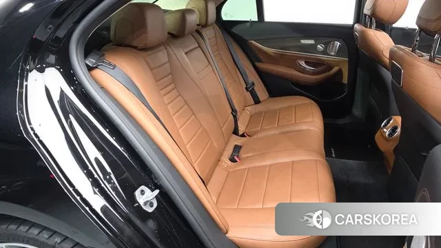 Mercedes-Benz E-Class W213 2019 Черный из Кореи, фото 2