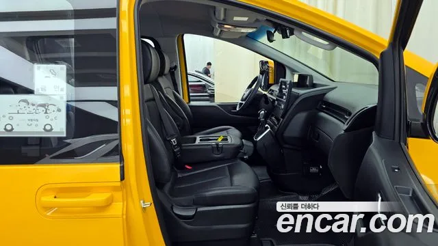 Hyundai Staria 2022 Желтый из Кореи, фото 2