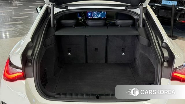 BMW i4 2023 Белый из Кореи, фото 2