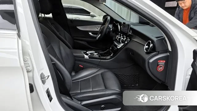 Mercedes-Benz C-Class W205 2020 Белый из Кореи, фото 2