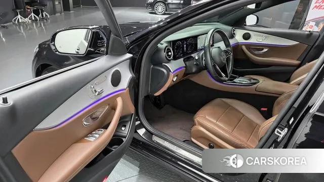 Mercedes-Benz E-Class W213 2021 Черный из Кореи, фото 2