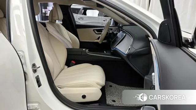 Mercedes-Benz E-Class W214 2024 Белый из Кореи, фото 2