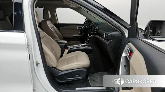 Ford Explorer 6th Generation 2022 Белый из Кореи, фото 2